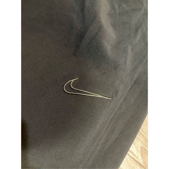 Nike NWT Standard Fit Basketball Black Dry Fit Sweatpants, Size Medium, MSRP $70 - Picture 2 of 10